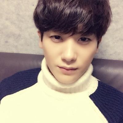 ✖Official Star Empire Entertainment Faker for Park Hyung Sik of ZE:A © REAL IDOL (실제 형식군 계정) @ZEA_Hyungsik | 사칭아니구요 팬서비스입니다 | ㄴㅈㅎ's | 늘 ZE:A 응원해주세요!