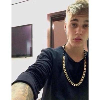 «Finchè Justin Bieber avrà in mano un microfono io non avrò paura.»❤ /Kidrauhl make me smile ❤