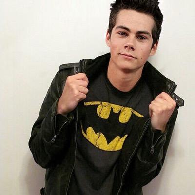 17. James Garfio. Estudiante. La muerte es la única aventura que me queda. Una rubia me trae loco. #RolePlay