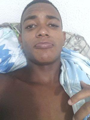 Não procure ser o melhor, mas sim o mais simples. Porque até a maior árvore da floresta começa do chão.