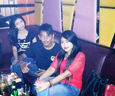 Tetap tersenyum, walau hati ini menangis