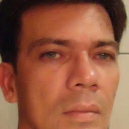 TENHO 40 ANOS E GOSTO MUITO DE VIVER DE BEM COM AS PESSOAS