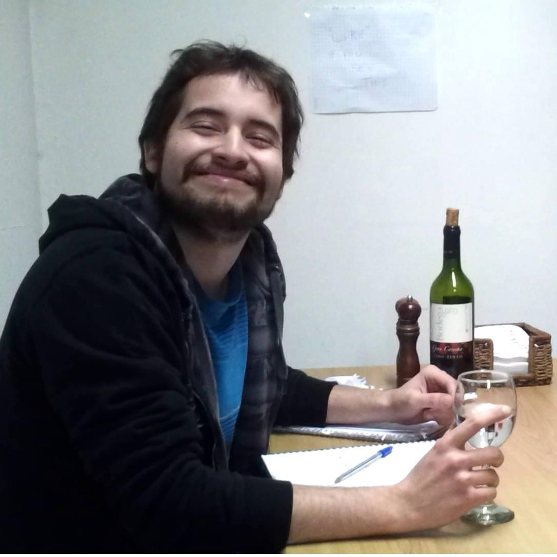 Su buen cafe, uno que otro bit escrito y más de un par de horas en rpgs y mobas.
