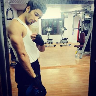 iammuneeb10's profile picture. 9teen ♣️♣️