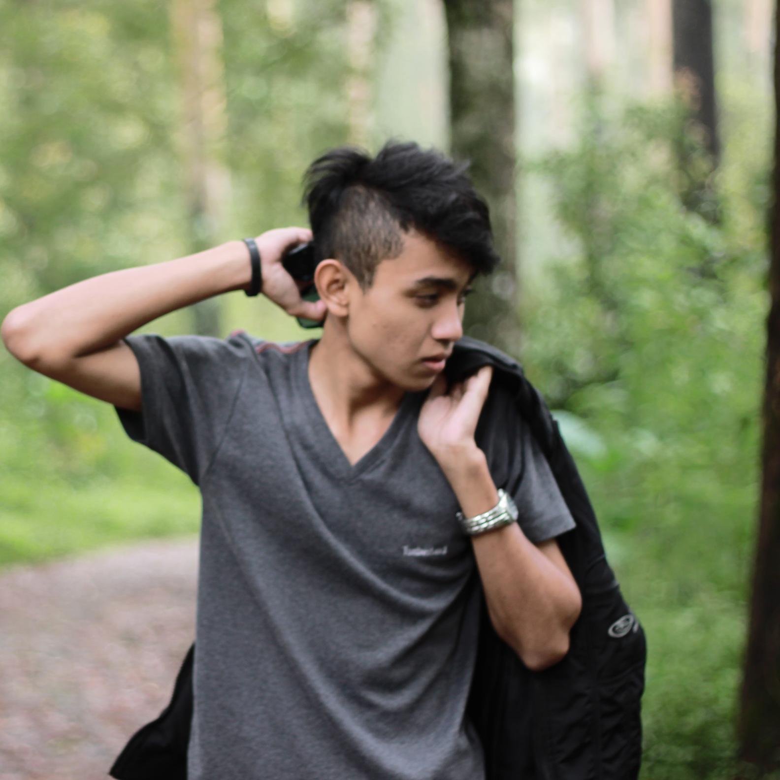 Nama:ainurrofiq l.y
tgl lhr:09.10.1996  
pin : 54824132 
wa :085736430294
almat: ds.plalangan jenangan ponorogo
status:pelajar 
sekolah: SMKN 1 JENANGAN P