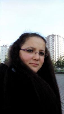 betul482243's profile picture. 