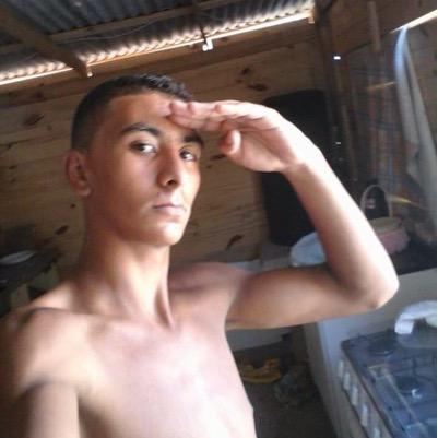 Sou apenas mais um Mc do Sul tentando a sorte.
Musicas de trabalho : vem mamamama meu pau.
Faz meu pau de mel.
Eu sou vida loca.