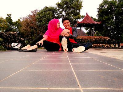 Bersama dengan do'a dan usaha aku berdiri untuk cinta dan bertahan untuk bahagia. with yudha prasetya :*