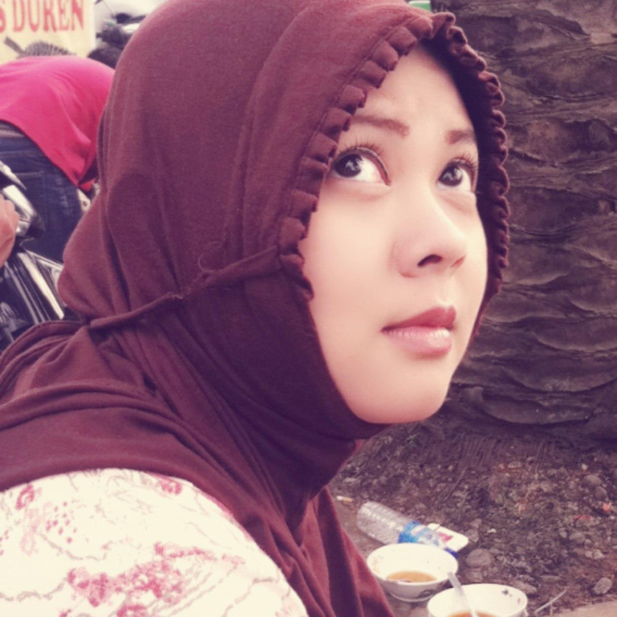 Guru Matematika Sekolah Binneka Tunggal Ika