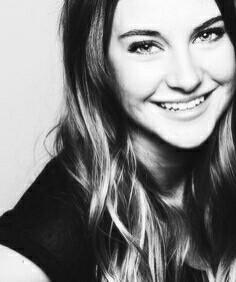 Eric me chama de Christina e me joga no teu abismo                                                 dvgt, spn, tmi, Bd, tfios, glee, M.AOS