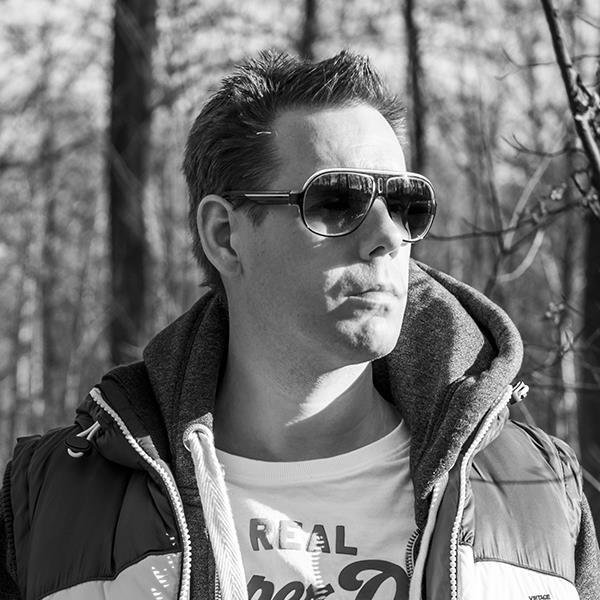 Passionate self employed senior software architect and developer on .NET / Azure technologies, specializing in scalable and high performance API designs.