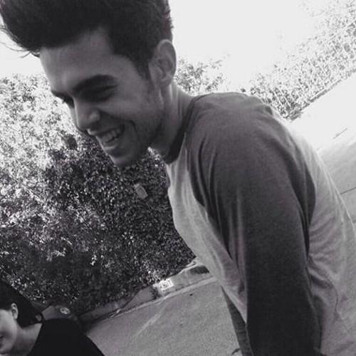 janossskiansdms's profile picture. 2/5 Janos