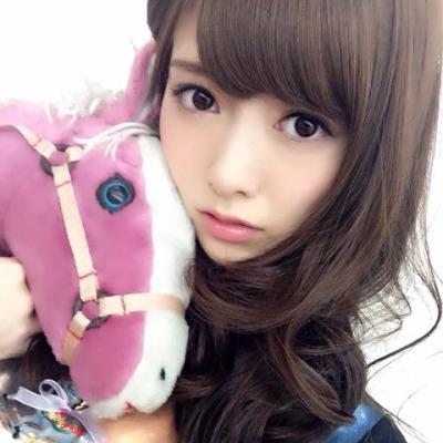 乃木坂46の白石 麻衣ちゃんの画像をただただつぶやく画像botです。主が可愛いなぁ～綺麗だな～と思った画像を選んでつぶいています　非公式