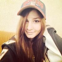 AlenaLakomka's profile picture. 