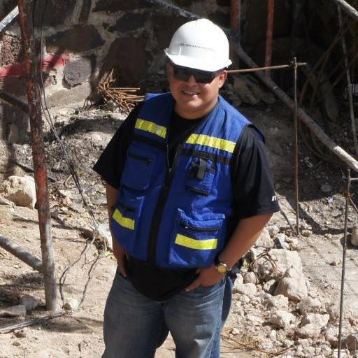 eberluna's profile picture. pues desde escritor, locutor, técnico de sofá, cinéfilo, mal twitero y tambien soy Arquitecto con título, cédula y todo el disfraz