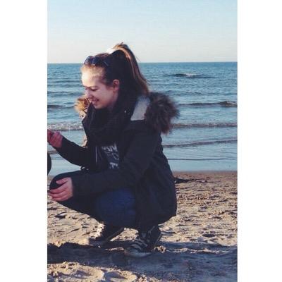 h1lena's profile picture. 