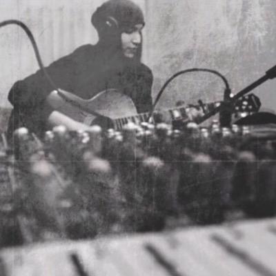 MÚSICA, guitarra, hojas en blanco... Después de tanta adrenalina, no hay más peligro en la vida.