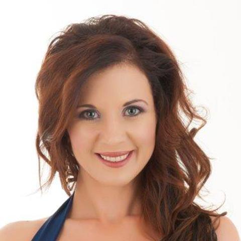 Internationally Accredited Permanent Makeup Technician & Trainer
