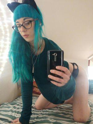 [NSFW] [18+] Mountain Lover, MFC Cam Girl, Spaghetti Extraordinaire.  http://t.co/mu1P8Lk9uX…