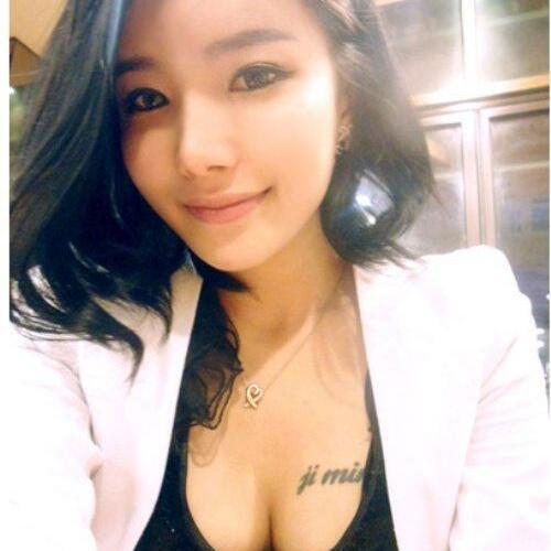 황지민 ㅡ “Sexiness is not to be veiled” ㅡ wear retailer at tph ㅡ Assistant at Lustful, Inc. / Gold Apt.