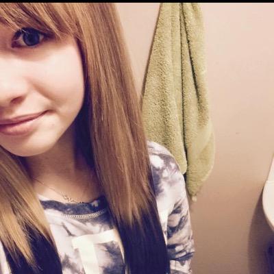 i will love you if u buy me pizza :) follow to get close LOVE YOU! pewdiepie girl ❤️ remember not to be a salad