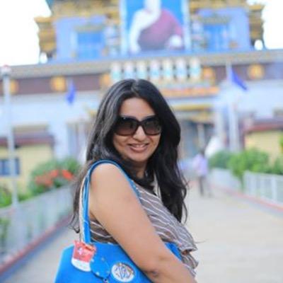 Chef by passion, hobby, choice - untrained and uncomplicated. Top rated chef @Hola_Chef