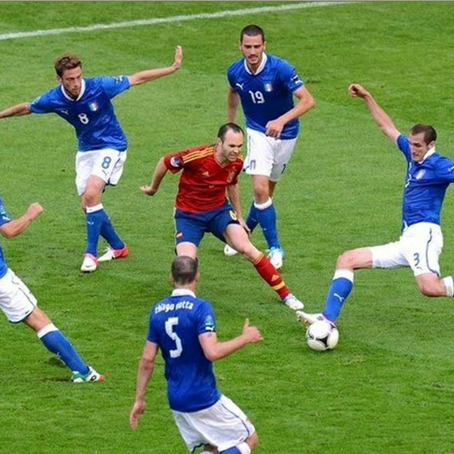 Football Journalist inside information & European Football expert .Analysis , Reaction & Opinion Transfer News & Gossip.all views my own.