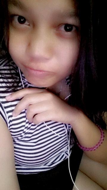 School SMA SULUH || lahir Malang, 29 maret 1998 || anak ke 2 dari 3 bersaudara ||