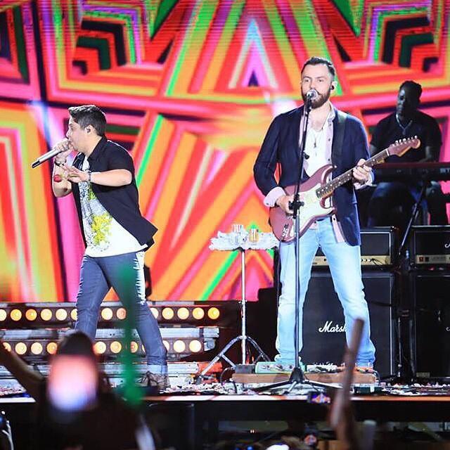 O nosso amor por vocês não morre, ele muda de atmosfera. 
FC dedicado a dupla @jorgeemateus❤️