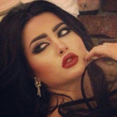 ‏‏‏‏‏‏‏‏: ولأني أنثى فاتنه !
سأفعل  كمآ قال آلقيصر  إبتسمي  تمردي  أرقصي فرحاً تكبري وتدللي .!⚡ ً