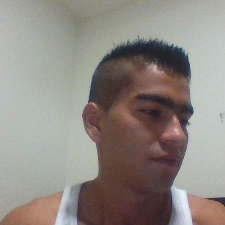 CarlosCear2393's profile picture. 