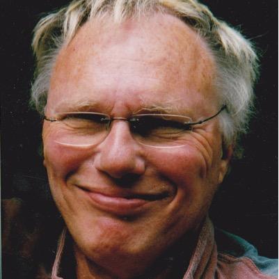 transactional analist, practitioner, personal coach, goudoloog, dichter, bordspeler, bootjesmens, criticaster, gelukkig getrouwd en dierenvriend