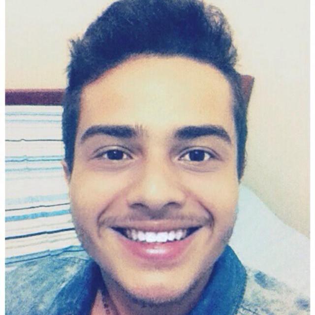 A amizade desenvolve a felicidade e reduz o sofrimento, duplicando a nossa alegria e dividindo a nossa dor.
Alexandre vital