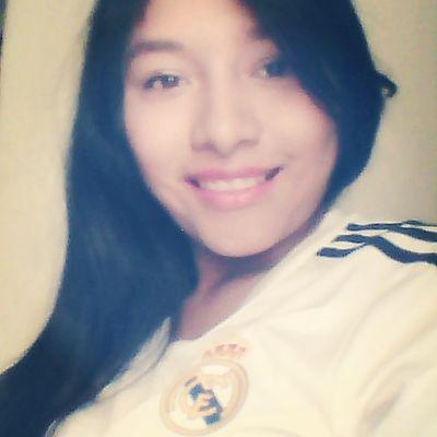 Madridista, me gusta muchisimo Cristiano Ronaldo y estudiante de Administración De Empresas.