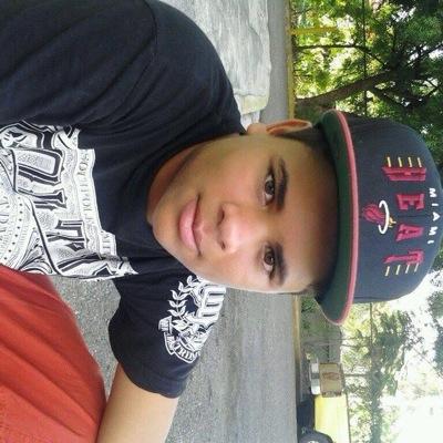 Soy una gente muy buena felix y siempre activo en la mio :) ya saven sigueme