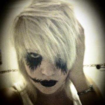 looking for band members, if you are interested please let me know at vampiremetalgirl@gmail.com xx