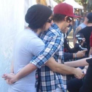 Your_Papercut's profile picture. местный умалишенный | used to be with you in my thoughts