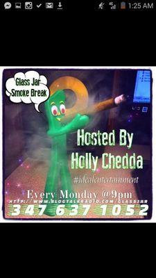 Hollychedda's profile picture. 