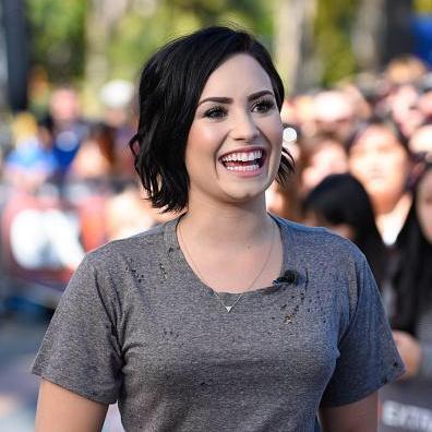 @ddlovato @5sos @luansantana @onedirection Fã de sete viados, um garoto normal de 22 anos e da tartaruga mais lerda do mundo. since: 07/10/12
