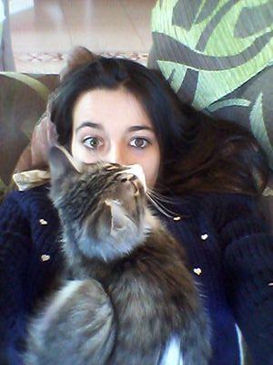 NATALY2398's profile picture. Gimli - ¡¡Legolas llevo dos!! Legolas - Yo llevo diecisiete Gimli - ¡¡¡EH!!! A mí no me gana ningún orejas picudas, ¡¡¡así que venga!!!