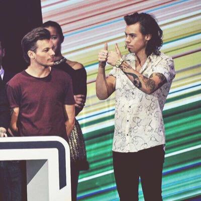 don't follow this account, please follow @tomlinsonlemon x o x o ✿◕ ‿ ◕✿