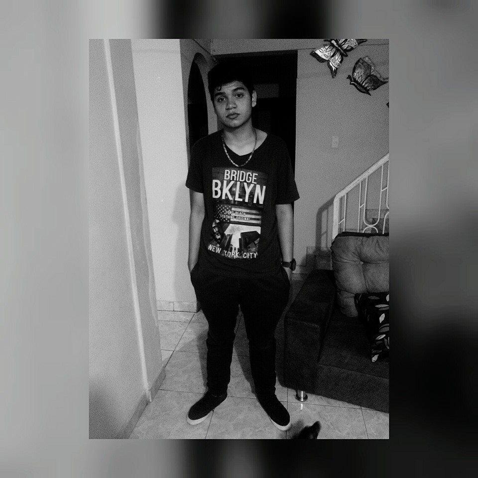 YouNow BroadCaster | Instagram: Eliam_Campo |