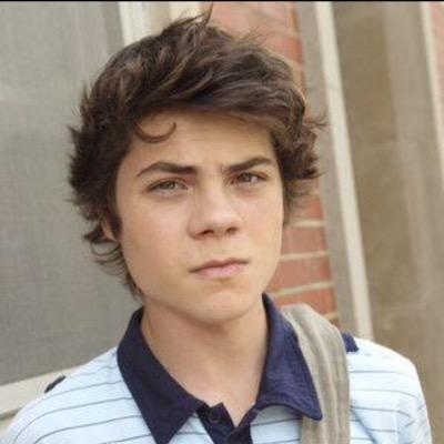 hi i am Benny Wier i am 17 My friends are rory sarah ethan and erica we are very different daugther @lexireed46 taken by @SuperBadVamp i love her