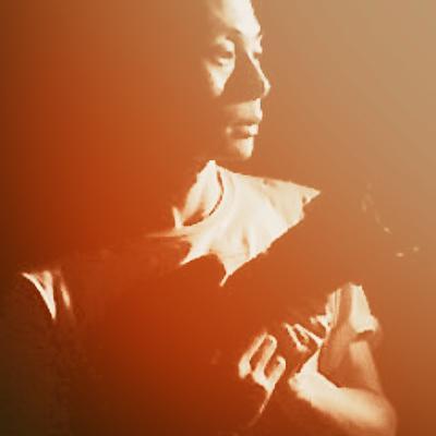 A Sydney based freelance professional photographer and cinematographer.