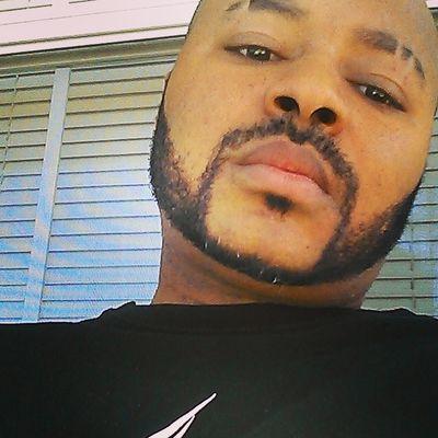 ladashenell's profile picture. 