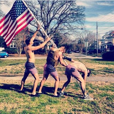 dailygayshade's profile picture. throwing shade since 1995 
HA I wish I was in my avi