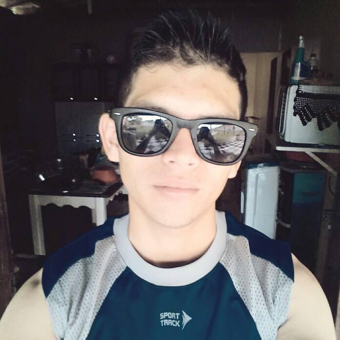Se falam de mim pelas costa, é sinal de que minha vida é BEM mais interessante do que a delas. =D