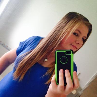 Follow me and i will follow you back! youtube: Chloex Meow                 instagram: CHLOELAURENLOUISE