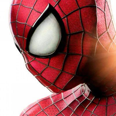 I'm spiderman nice and gentale but protective   to Felicia hardy black cat chan my love or gwen stacy