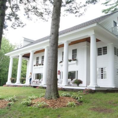 located in the most beautiful lake boat rentals and jetskies clean rooms affordable prices